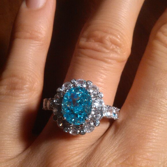 Simulated Blue and White Diamond Sterling Silver Fire Cut Ring (Size 8) - Picture 13 of 16